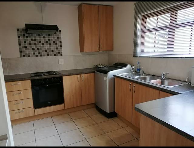 2 BEDROOM DUPLEX TO LET IN PARKLANDS NORTH